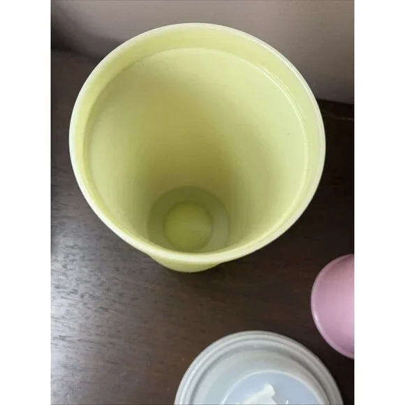 Vtg Yellow Tupperware Quick Shake Mix Container Shaker w/ Lid & Pink Tumbler - Picture 8 of 10